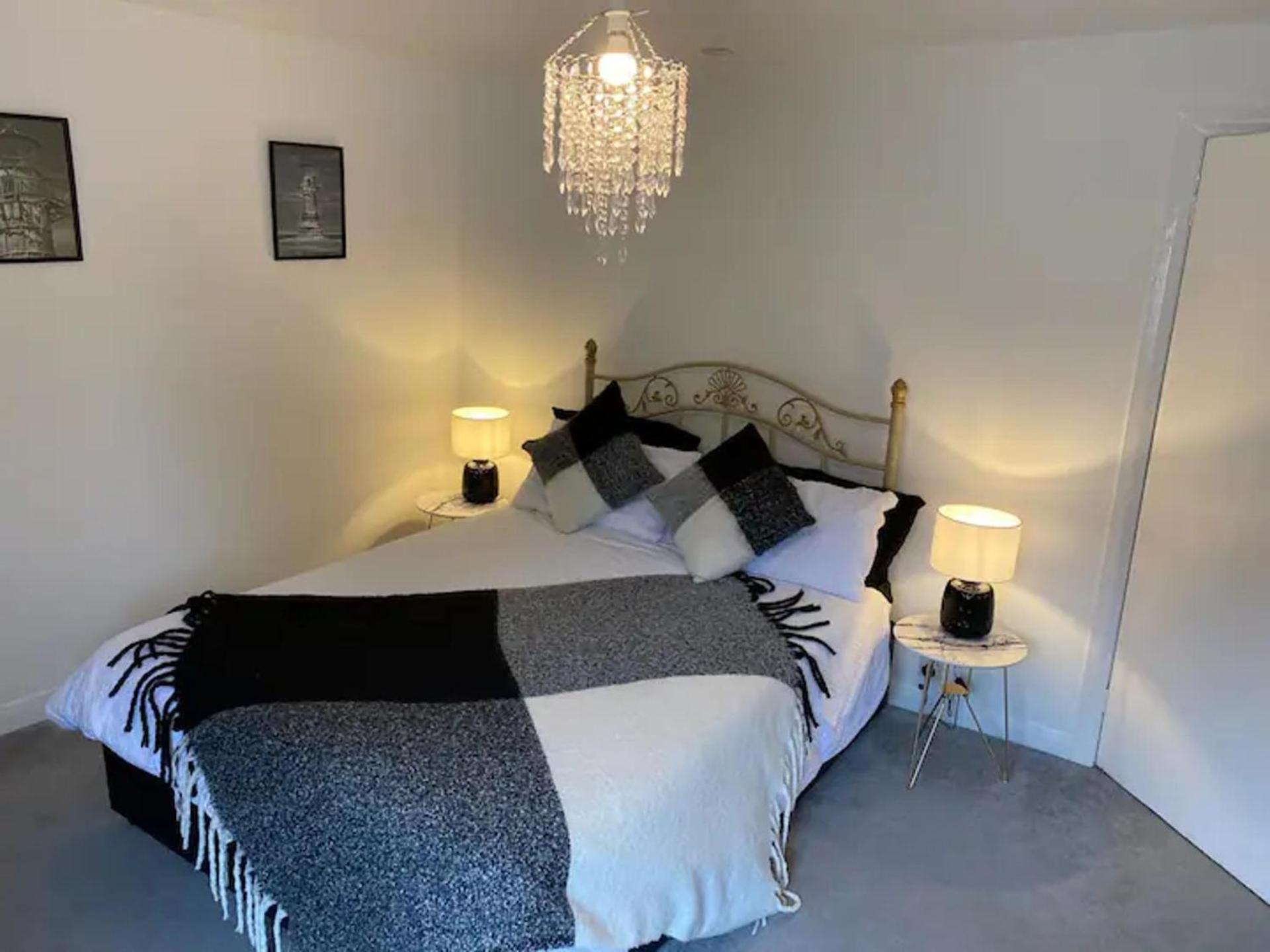 2 Bed-Sleeps 4-Sea View-Pet Friendly-Parking Leilighet Llanelli Eksteriør bilde