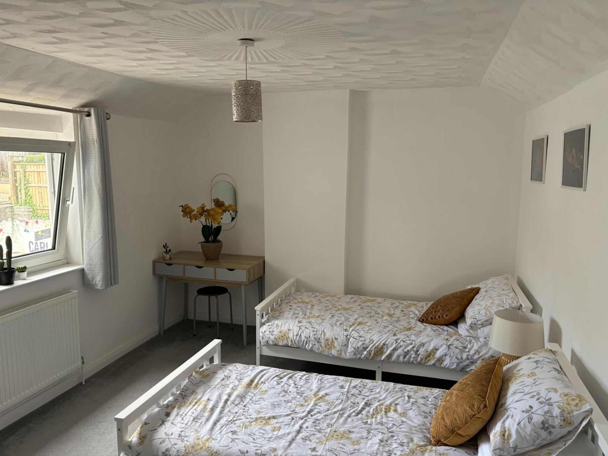 2 Bed-Sleeps 4-Sea View-Pet Friendly-Parking Leilighet Llanelli Eksteriør bilde
